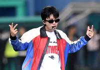 [포토]임영웅, 하프타임에는 공연을!