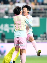 [포토]골 합작한 임영웅과 전원석