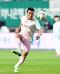 [포토]패스하는 조원희