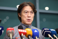 요르단 원정 승리 이끌고 귀국한 홍명보 감독 “어려움 있었지만 생각보다 잘 극복했다”[SS현장]