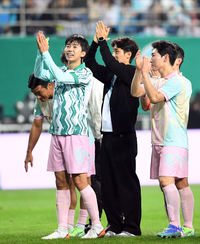 [포토]임영웅, 응원 감사합니다!