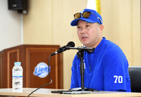 [포토]1차전 각오 밝히는 삼성 박진만 감독