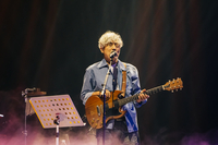 배철수·구창모 “이선균, 정말 보고 싶다” 콘서트 중 ‘아득히 먼 곳’ 부르며 애도 [SS현장]