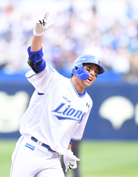 [포토]삼성 김영웅, 솔로 홈런으로 1점 더!