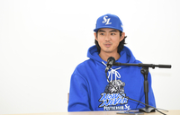 [포토]삼성 구자욱, 하루 늦은 MVP 인터뷰