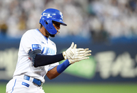 [포토]솔로 홈런으로 추가점 뽑아내는 삼성 디아즈