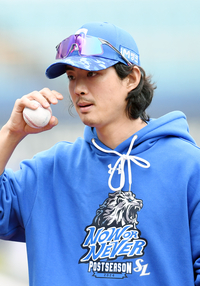 [포토]삼성 구자욱, 2차전 준비를 위해!