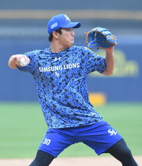 [포토]PO 2차전 준비하는 삼성 김영웅