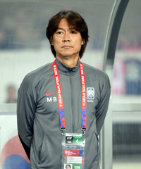 [포토] 홍명보 감독 ‘긴장되네’