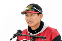 [포토]플레이오프 2차전 앞둔 LG 염경엽 감독