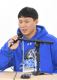 [포토]플레이오프 2차전 방문 소감 밝히는 배찬승