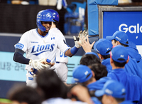 [포토]연타석 홈런 하이파이브 나누는 삼성 디아즈