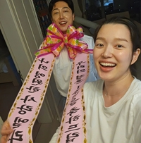 곧 아빠되는 손헌수, 결혼 1주년 자축 “T였던 내가 아내를 만나 F가 됐다”