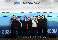 [포토]함께 하트 만들어 보이는 V-리그 여자부의 대표 선수들