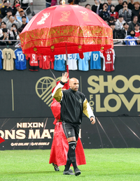 [포토]그라운드에 입장하는 FC 스피어의 앙리