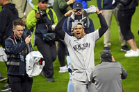 뉴욕 양키스, 15년만에 WS 진출…스탠튼 동점포+소토 연장 스리런