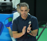 개막전도 못 하고 떠났다, KB손해보험 미겔 감독 건강상의 이유로 사의…마틴 감독대행 체제로 전환