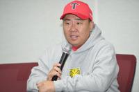 [포토] 이범호 감독 ‘투수는 아직도 고민중이다’