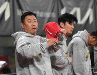 [포토] 이범호 감독 ‘2차전도 가져가자’