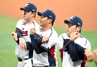 [포토]함께 몸푸는 김형준-문보경-박영현