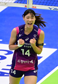 ‘김연경 대각’ 정윤주 활약에 만족하는 아본단자 감독 “잘하고 있다, 더 기대하는 선수”[현장인터뷰]