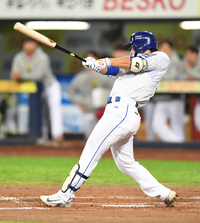 [포토]삼성 이성규의 선제 솔로 홈런