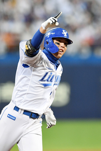 [포토]솔로 홈런에 기뻐하는 삼성 김영웅