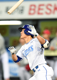 [포토]선제 솔로 홈런 넘기는 삼성 이성규