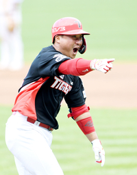 [포토]만루 홈런에 기뻐하는 KIA 김태군