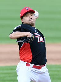 [포토]KS 4차전 등판한 KIA 이준영