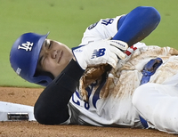 ‘왼어깨 탈골’ 오타니, 뉴욕 원정은? 로버츠 감독 “가동범위는 괜찮은데…”