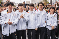 ‘디펜딩 챔피언’이다! T1, 3세트 젠지 압도하며 승리…결승까지 한 세트 남았다 [롤드컵]