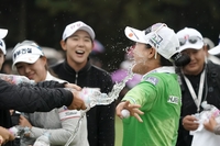 812일 만의 ‘우승’ 지한솔, 투병 이겨내고 KLPGA 통산 ‘4승’ 달성