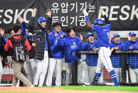 [포토]디아즈의 연타석 홈런에 기뻐하는 삼성