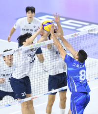 [포토]삼성화재 김민재-삼성화재 그로즈다노프, 네트 위 대결