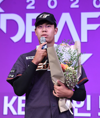 [공식] ‘1차 지명-계약금 2억2000만원’ 신지후, 끝내 꽃피우지 못하고 한화서 방출