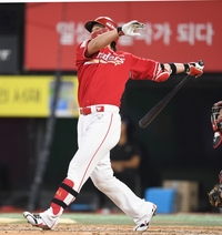 “다른 유니폼? (최)정이도 상상 안 하지 않을까” 최정-SSG 계약, 아직 “열심히 하는 중” [SS시선집중]