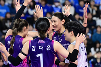 단 한 번의 5세트 없이 폭풍 4연승 흥국생명, 김연경 ‘우승 피날레’ 꽃길 열리나