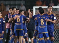 이래서 “신 왕조” 하는구나…베테랑+신입생 이구동성 “우승 DNA 느껴” [울산 3연패·V5]