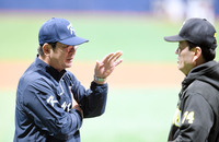 [포토]류중일 감독-박치왕 감독, 평가전 앞두고...