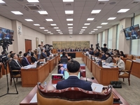 정몽규 회장과 홍명보 감독... 다가오는 10월의 분수령을 어떻게 넘느냐가 문제다.