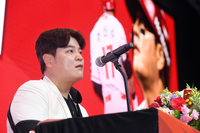 김세정, 성별 넘나드는 한복 패션 ‘잘생쁨 가득’