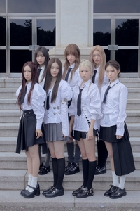 ‘25일 데뷔’ 이즈나, 하이틴 영화 찢은 비주얼