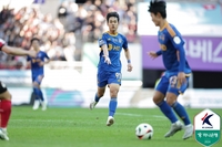 ‘은퇴 결심’ 박주영, 친정 FC서울 그라운드 깜짝 등장…“동료에게 고맙다” [SS현장]