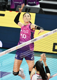 김연경 27득점 ‘하드 캐리’ 흥국생명, 염혜선 빠진 정관장 잡고 1R 전승 성공[현장리뷰]