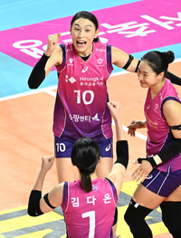 시즌 최다 득점으로 6연승 이끈 김연경 “새로 온 선수들이 잘해주고 있다, 마지막까지 잘해야”[현장인터뷰]