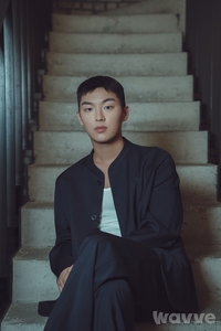 최현욱, SNS ‘전라 노출’ 사진 게시…삭제 했으나 퍼졌다