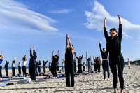 강원관광재단, 동해안권 특화 ‘해양치유 해변요가’ 성료