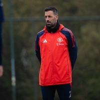 아모림 부임하자 새 코치 5명 합류…남고 싶었던 판 니스텔루이, 맨유 떠나는 것에 ‘충격’ 받았다