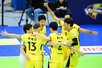 ‘비예나 24득점+블로킹 15개’ KB손해보험, 시즌 2승째…한국전력은 5연승 후 3연패